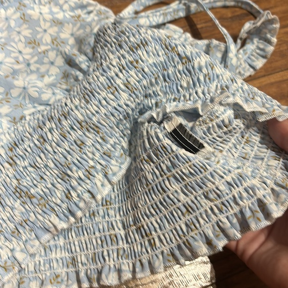 NWOT Blue Floral Crop Top - Picture 3 of 3